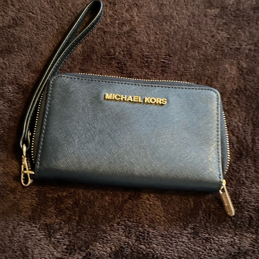 Wristlet black wallet. Never used